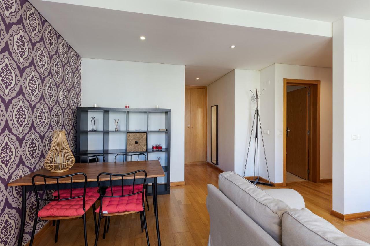 Riverside Luxury Expo Near The Airport Apartment *